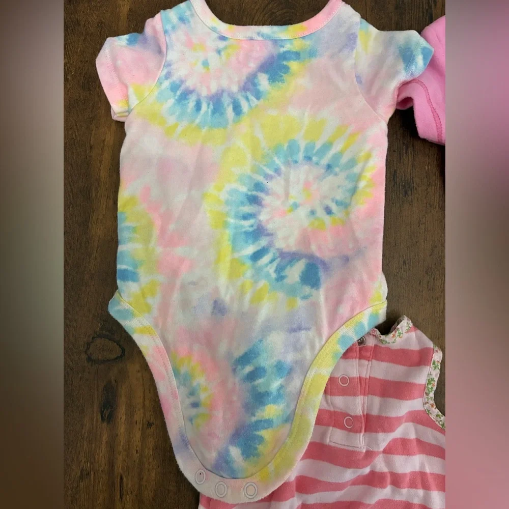 Girl’s Newborn-3M Outfits